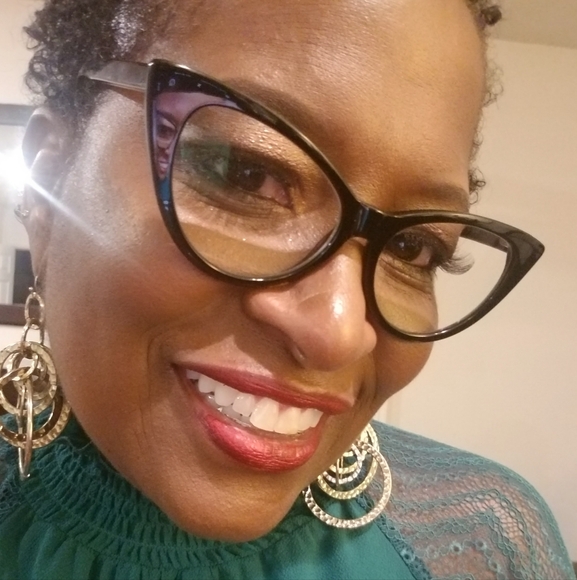 Meet your Posher, Gina - Picture 8 of 12